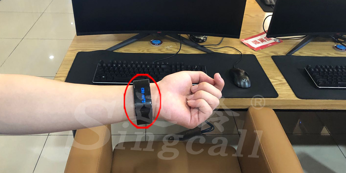 b.jpg